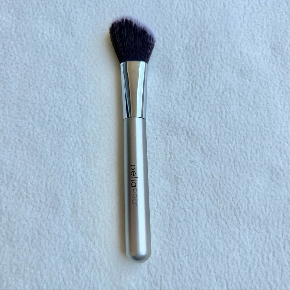 BellaPro makeup brush